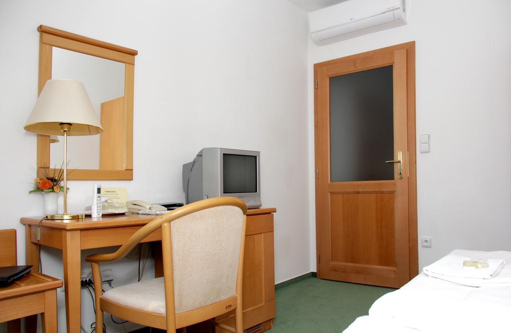 Penzion Budvarka Hodonín Exteriör bild
